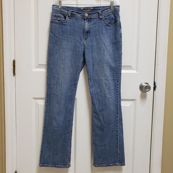 Zena Women's 12 Straight Leg Medium Wash Embroidered Button Flap Pocket Jeans - Picture 1 of 5